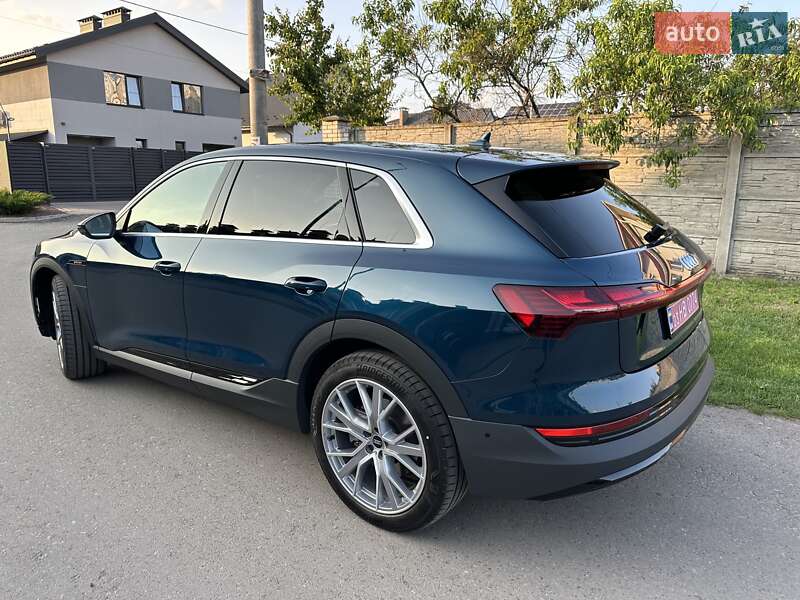 Внедорожник / Кроссовер Audi e-tron 2022 в Киеве фото 11 Внедорожник / Кроссовер Audi e-tron 2022 в Киеве