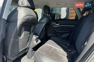 Внедорожник / Кроссовер Audi e-tron 2019 в 