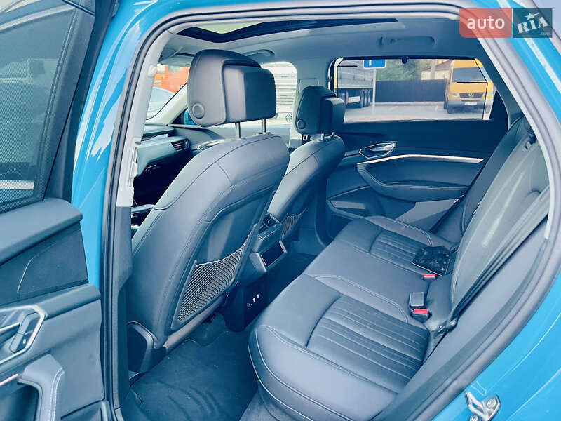 Внедорожник / Кроссовер Audi e-tron 2019 в Одессе фото 12 Внедорожник / Кроссовер Audi e-tron 2019 в Одессе