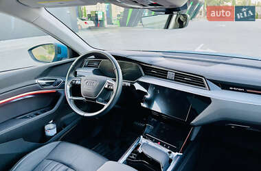 Внедорожник / Кроссовер Audi e-tron 2019 в 