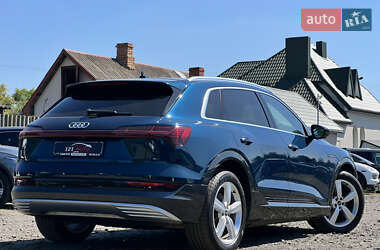Внедорожник / Кроссовер Audi e-tron 2023 в 