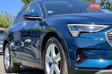 Внедорожник / Кроссовер Audi e-tron 2023 в 