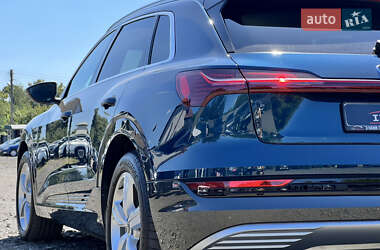 Внедорожник / Кроссовер Audi e-tron 2023 в 