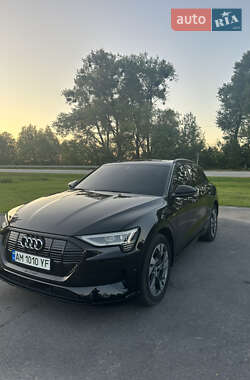Внедорожник / Кроссовер Audi e-tron 2019 в 