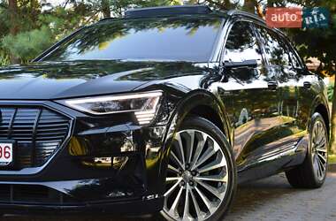 Внедорожник / Кроссовер Audi e-tron 2020 в 