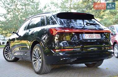 Внедорожник / Кроссовер Audi e-tron 2020 в 
