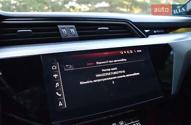 Внедорожник / Кроссовер Audi e-tron 2020 в 