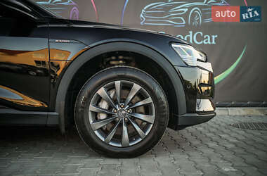 Внедорожник / Кроссовер Audi e-tron 2019 в 