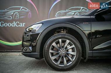 Внедорожник / Кроссовер Audi e-tron 2019 в 