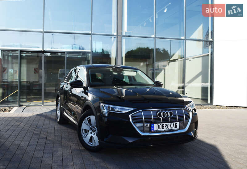 Внедорожник / Кроссовер Audi e-tron 2020 в 