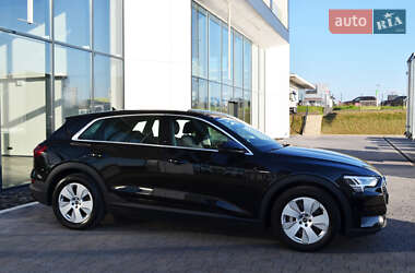 Внедорожник / Кроссовер Audi e-tron 2020 в 