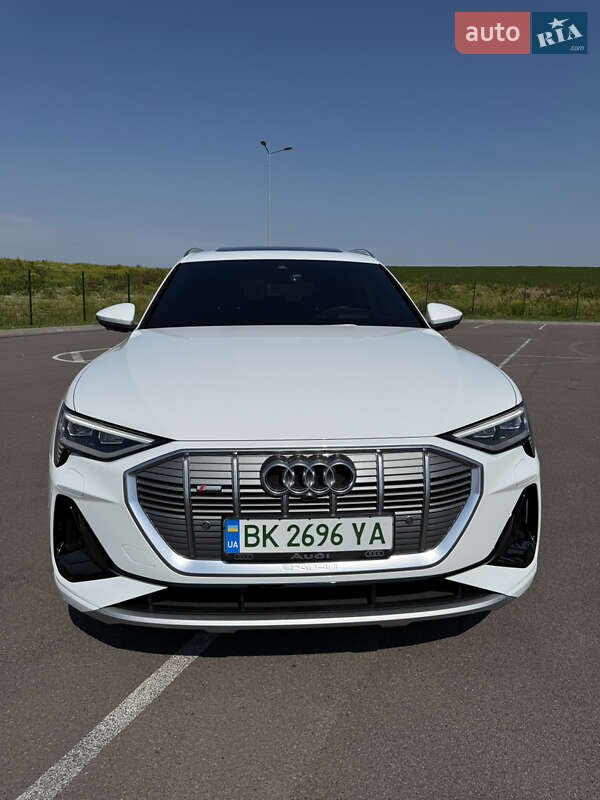 Внедорожник / Кроссовер Audi e-tron 2021 в Ровно