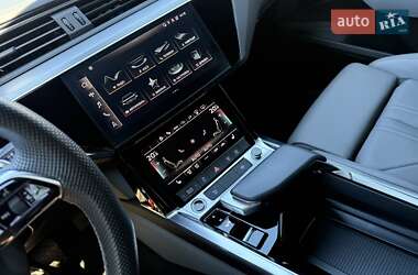 Внедорожник / Кроссовер Audi e-tron 2021 в 