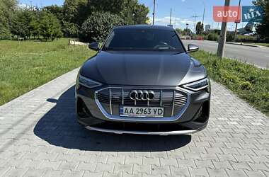 Внедорожник / Кроссовер Audi e-tron 2021 в 