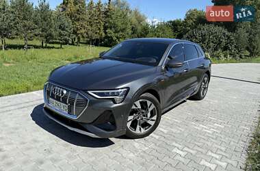 Внедорожник / Кроссовер Audi e-tron 2021 в 