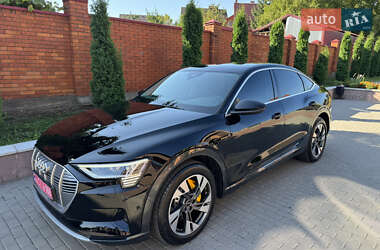 Внедорожник / Кроссовер Audi e-tron 2023 в 