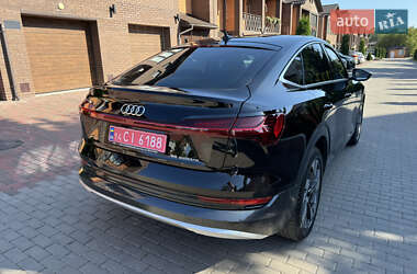 Внедорожник / Кроссовер Audi e-tron 2023 в 
