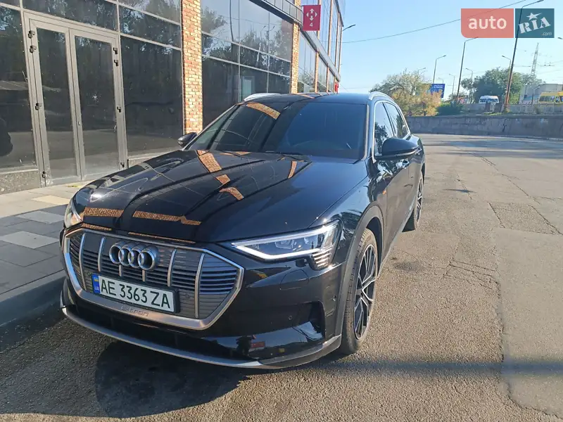 Audi e-tron 2019 VIN WA1VABGE3KB011317 фото оголошення 27 з 52