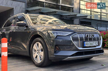 Позашляховик / Кросовер Audi e-tron 2019 в Києві