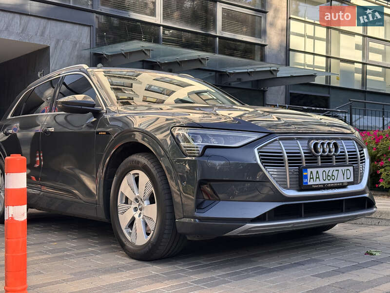 Audi e-tron 2019