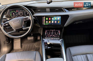 Внедорожник / Кроссовер Audi e-tron 2019 в 
