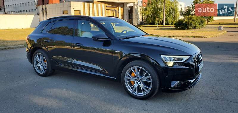 Внедорожник / Кроссовер Audi e-tron 2019 в Киеве