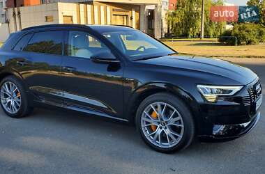 Внедорожник / Кроссовер Audi e-tron 2019 в 