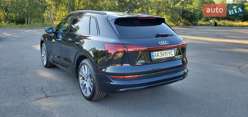 Внедорожник / Кроссовер Audi e-tron 2019 в Киеве