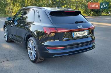 Внедорожник / Кроссовер Audi e-tron 2019 в 