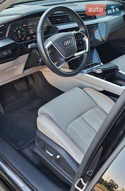 Внедорожник / Кроссовер Audi e-tron 2019 в 