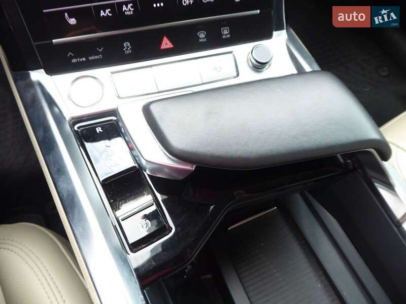 Внедорожник / Кроссовер Audi e-tron 2019 в Шептицькому