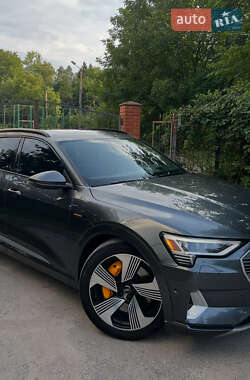 Внедорожник / Кроссовер Audi e-tron 2019 в 
