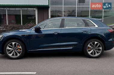Внедорожник / Кроссовер Audi e-tron 2019 в 