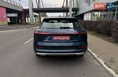 Внедорожник / Кроссовер Audi e-tron 2019 в 