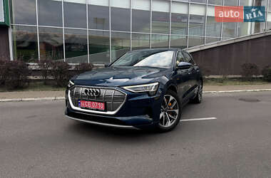 Внедорожник / Кроссовер Audi e-tron 2019 в 