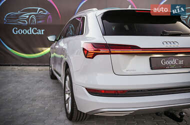 Внедорожник / Кроссовер Audi e-tron 2020 в 