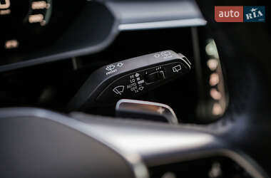 Внедорожник / Кроссовер Audi e-tron 2020 в 