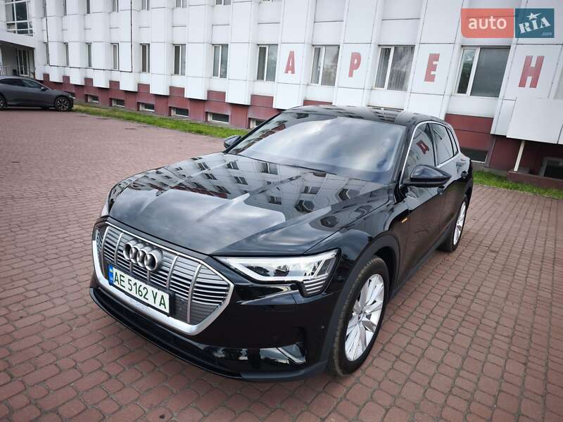 Внедорожник / Кроссовер Audi e-tron 2019 в Каменском
