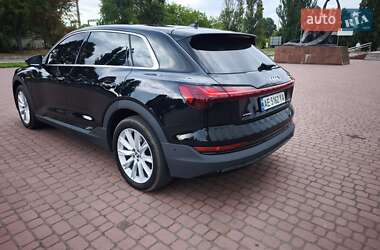 Внедорожник / Кроссовер Audi e-tron 2019 в 