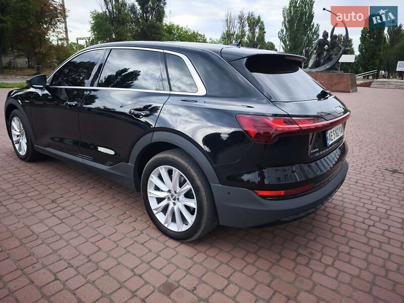 Внедорожник / Кроссовер Audi e-tron 2019 в Каменском