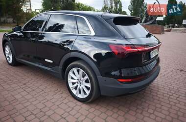 Внедорожник / Кроссовер Audi e-tron 2019 в 