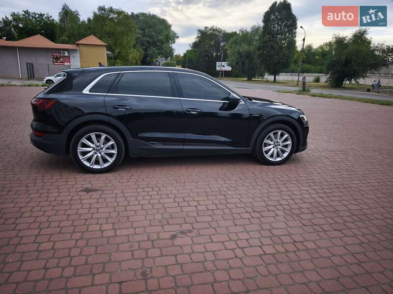 Внедорожник / Кроссовер Audi e-tron 2019 в Каменском