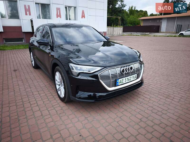 Внедорожник / Кроссовер Audi e-tron 2019 в Каменском