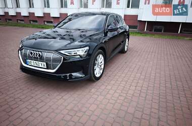 Внедорожник / Кроссовер Audi e-tron 2019 в 