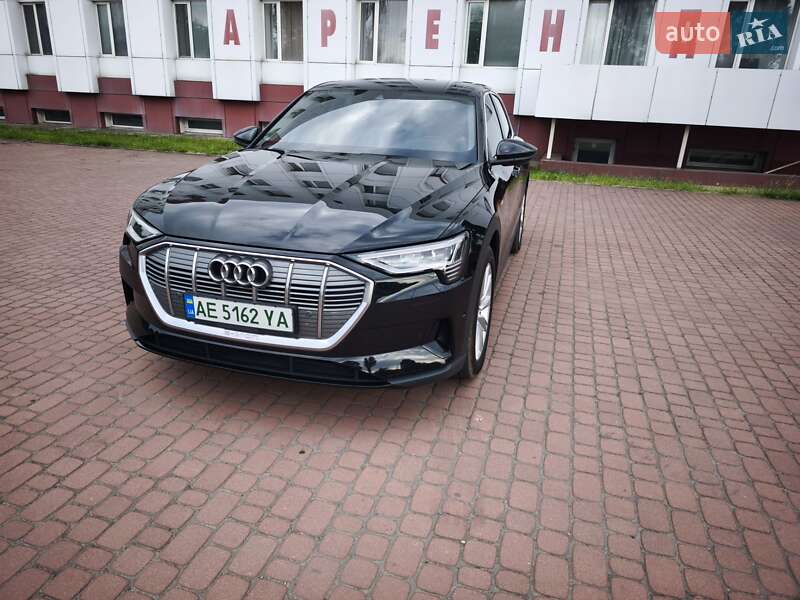 Внедорожник / Кроссовер Audi e-tron 2019 в Каменском