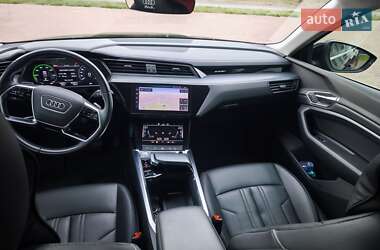 Внедорожник / Кроссовер Audi e-tron 2019 в 