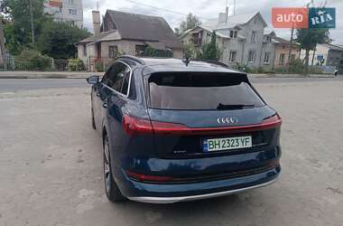 Внедорожник / Кроссовер Audi e-tron 2018 в 