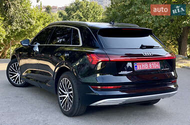 Внедорожник / Кроссовер Audi e-tron 2019 в 