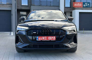 Внедорожник / Кроссовер Audi e-tron 2022 в 