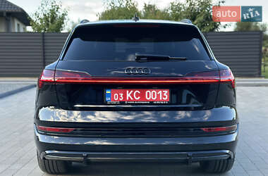 Внедорожник / Кроссовер Audi e-tron 2022 в 